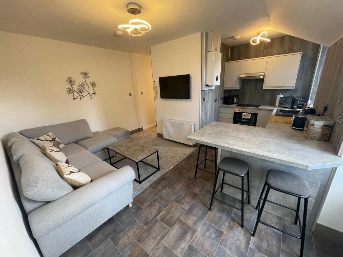 Crown Aros Beag, Ultra City Central 2 Bedroom Apartment With Free Parking Onsite Inverness Bagian luar foto
